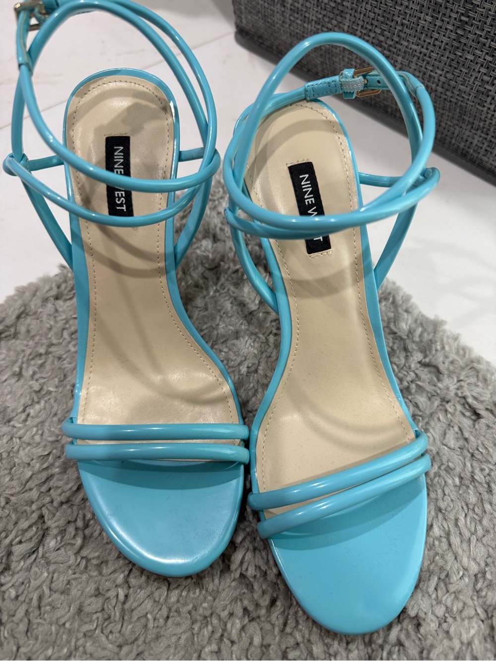 Nine West Strappy Sandal. Size 8. Never Worn